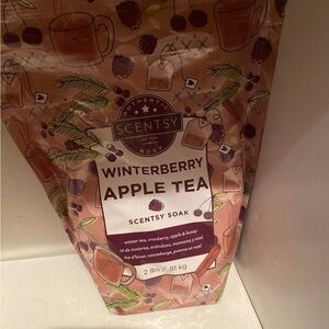 Scentsy Winterberry Apple Tea Bath Soak - Pink Delight